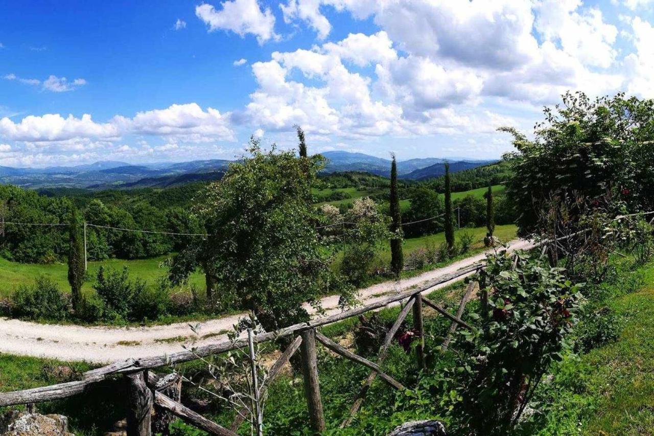 Vila Agriturismo Montesalce Gubbio Exteriér fotografie